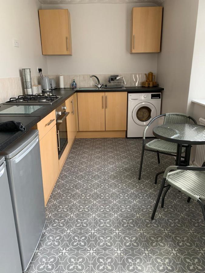 The Greens Apartment Farnworth Dış mekan fotoğraf